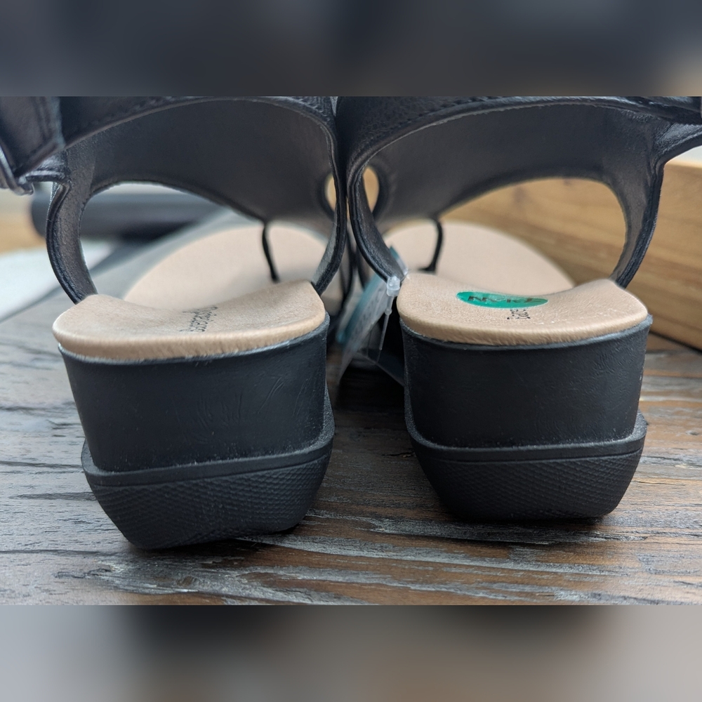 NWT Baretraps Women's Black Sandals, Size 7-1/2 - Picture 2 of 8